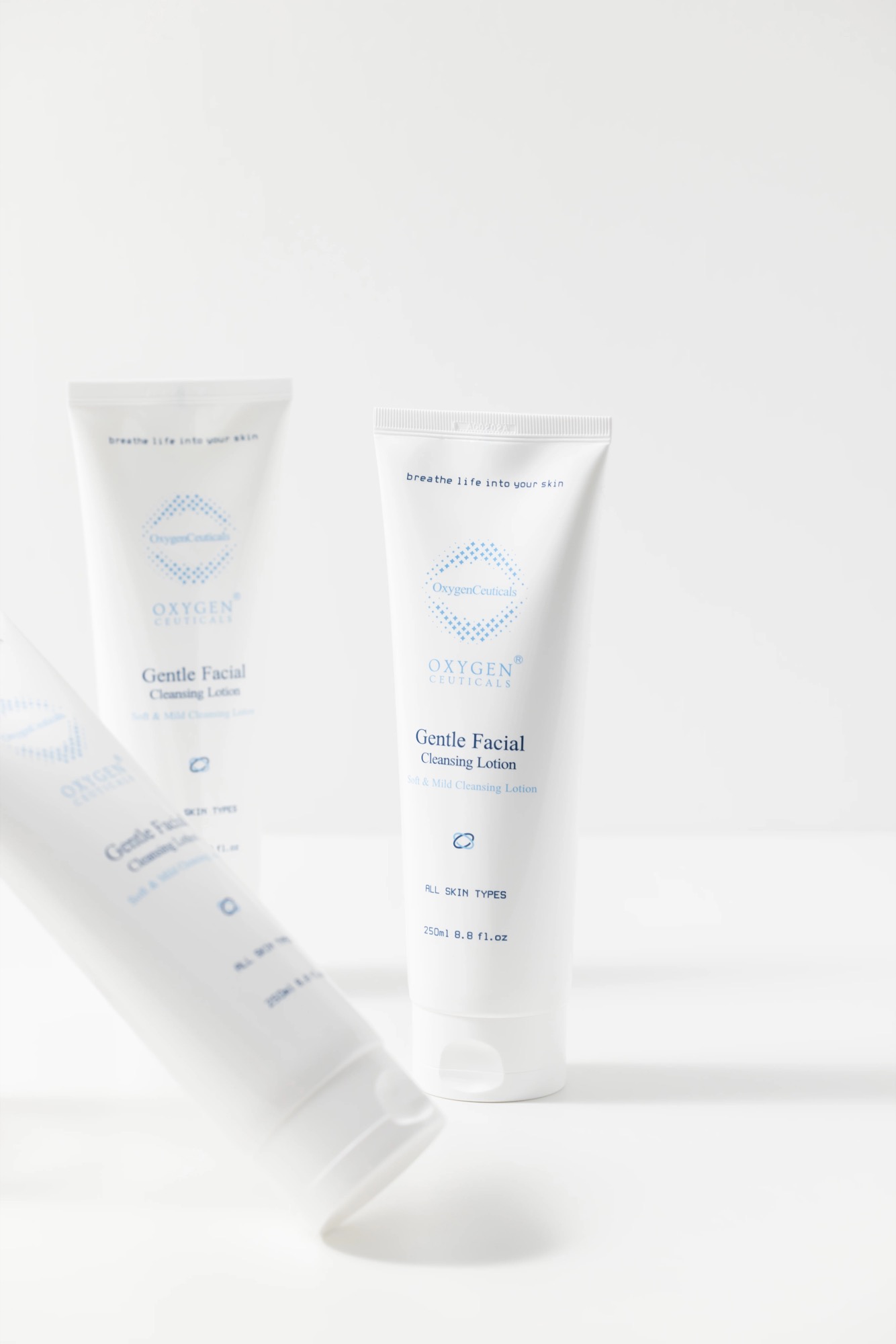 product-oc-gentle-cleansing-lotion-studio-05